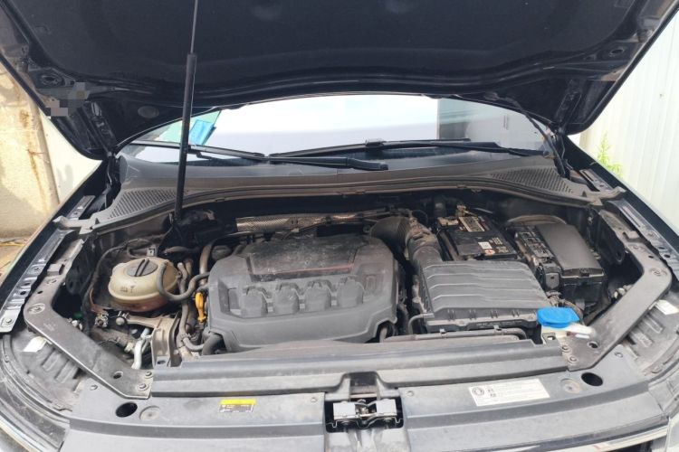 Used Volkswagen Tiguan L 2023 330TSI Automatic Two-Wheel Drive R-Line Enjoyment Edition Engine Bay