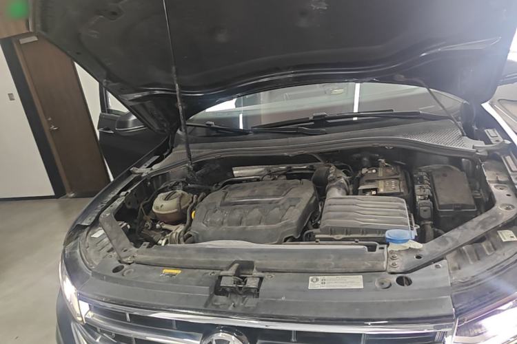 Used Volkswagen Tiguan L 2023 Restyled 330TSI Automatic Two-Wheel Drive R-Line Enhanced Comfort Version Engine Bay