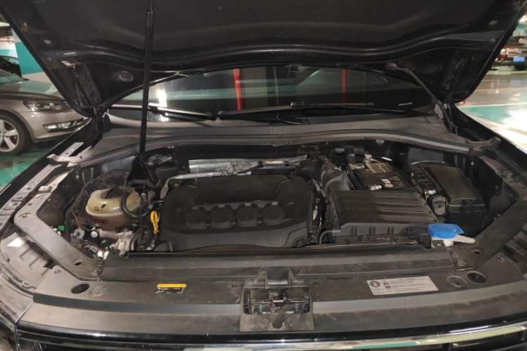 Used Volkswagen Tiguan L 2023 Revised Version 330TSI Automatic Two-Wheel Drive Smart Enjoyment Edition Engine Bay