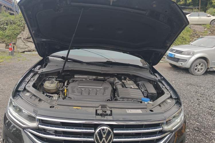Used Volkswagen Tiguan L 2023 Restyled 330TSI Automatic Two-Wheel Drive R-Line Enhanced Comfort Version Engine Bay
