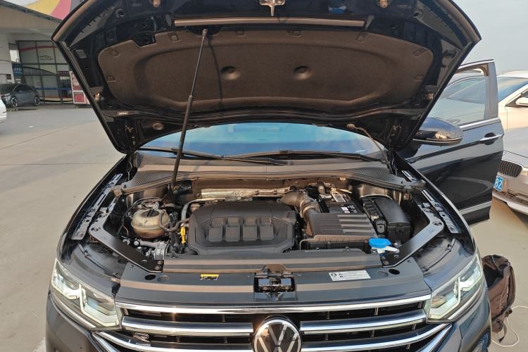 Used Volkswagen Tiguan L 2023 330TSI Automatic Two-Wheel Drive R-Line Flagship Edition Engine Bay