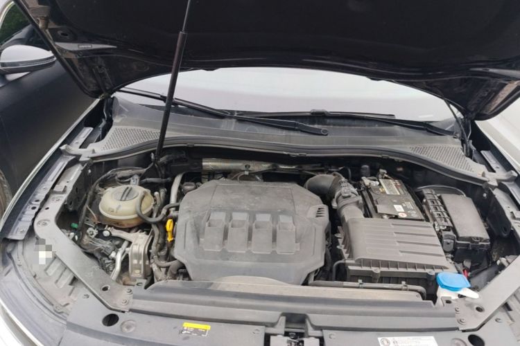 Used Volkswagen Tiguan L 2023 330TSI Automatic Two-Wheel Drive R-Line Enjoyment Edition Engine Bay