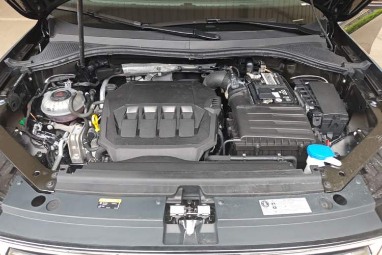 Used Volkswagen Tiguan L 2023 Revised Version 330TSI Automatic Two-Wheel Drive Smart Enjoyment Edition Engine Bay
