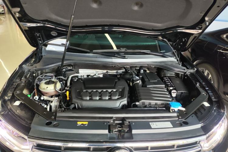 Used Volkswagen Tiguan L 2023 Revised Version 330TSI Automatic Two-Wheel Drive Smart Enjoyment Edition Engine Bay