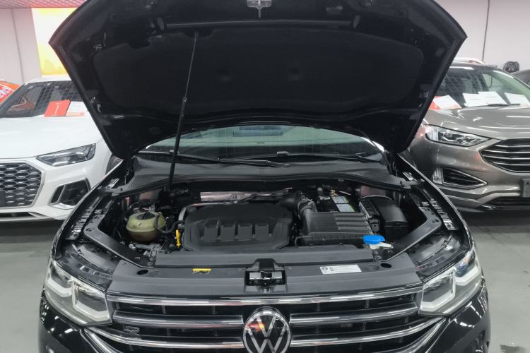 Used Volkswagen Tiguan L 2023 330TSI Automatic Two-Wheel Drive R-Line Flagship Edition Engine Bay