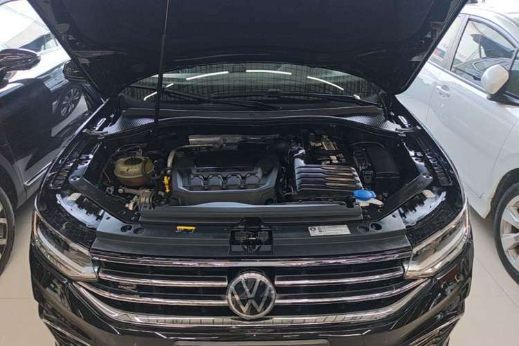 Used Volkswagen Tiguan L 2023 Restyled 330TSI Automatic Two-Wheel Drive R-Line Enhanced Comfort Version Engine Bay