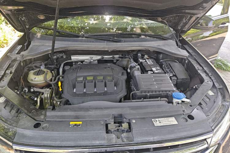 Used Volkswagen Tiguan L 2023 330TSI Automatic Two-Wheel Drive R-Line Enjoyment Edition Engine Bay