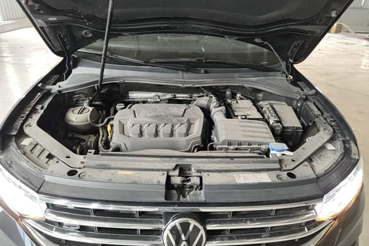 Used Volkswagen Tiguan L 2023 Restyled 330TSI Automatic Two-Wheel Drive R-Line Enhanced Comfort Version Engine Bay