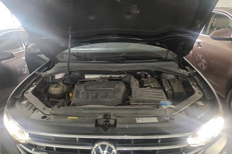 Used Volkswagen Tiguan L 2023 Restyled 330TSI Automatic Two-Wheel Drive R-Line Enhanced Comfort Version Engine Bay