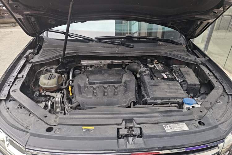Used Volkswagen Tiguan L 2023 Restyled 330TSI Automatic Two-Wheel Drive R-Line Flagship Edition Engine Bay