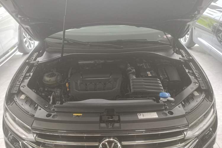 Used Volkswagen Tiguan L 2023 Restyled 330TSI Automatic Two-Wheel Drive R-Line Enhanced Comfort Version Engine Bay