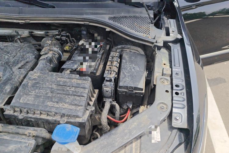 Used Volkswagen Tiguan L 2023 330TSI Automatic Two-Wheel Drive R-Line Enjoyment Edition Engine Bay Left