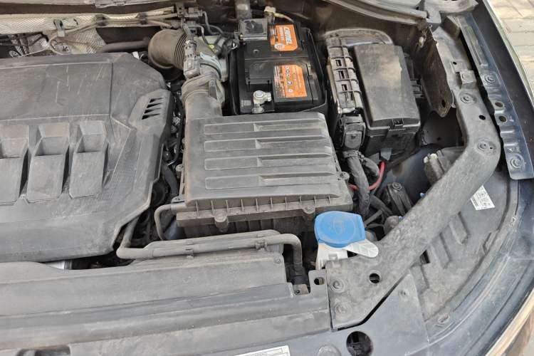 Used Volkswagen Tiguan L 2023 330TSI Automatic Two-Wheel Drive R-Line Enjoyment Edition Engine Bay Left