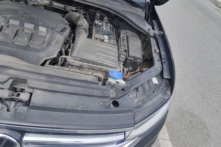 Used Volkswagen Tiguan L 2023 330TSI Automatic Two-Wheel Drive R-Line Enjoyment Edition Engine Bay Left