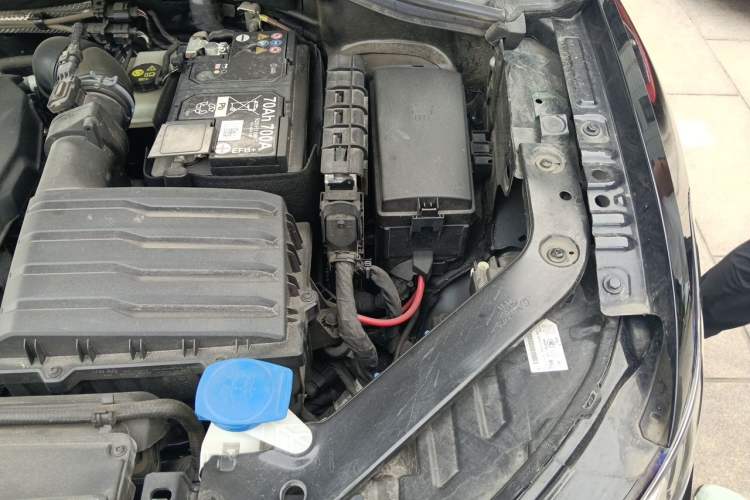 Used Volkswagen Tiguan L 2023 Restyled 330TSI Automatic Two-Wheel Drive R-Line Enhanced Comfort Version Engine Bay Left