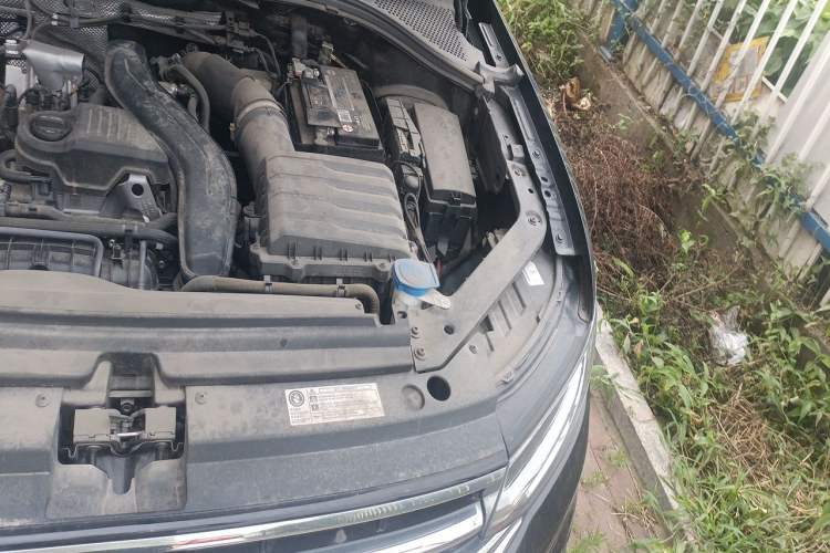 Used Volkswagen Tiguan L 2023 300TSI Automatic Two-Wheel Drive Smart Edition Engine Bay Left