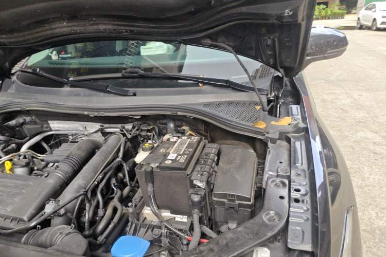 Used Volkswagen Tiguan L 2023 280TSI Automatic Two-Wheel Drive Trendy Innovation Limited Edition Engine Bay Left