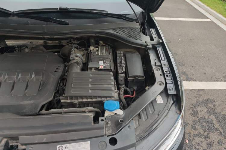 Used Volkswagen Tiguan L 2023 330TSI Automatic Two-Wheel Drive Smart Edition Engine Bay Left
