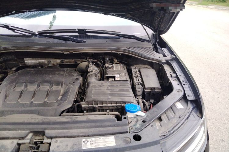 Used Volkswagen Tiguan L 2023 330TSI Automatic Two-Wheel Drive R-Line Enjoyment Edition Engine Bay Left