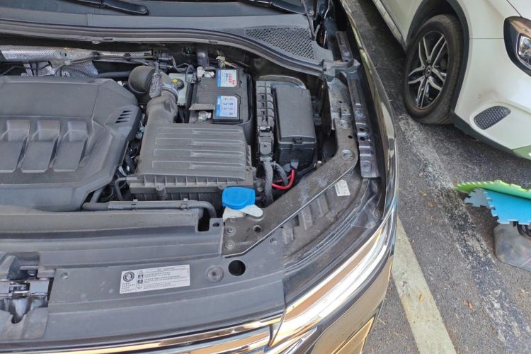 Used Volkswagen Tiguan L 2023 330TSI Automatic Two-Wheel Drive R-Line Enjoyment Edition Engine Bay Left