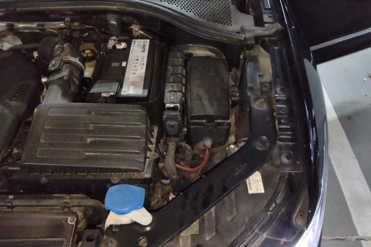 Used Volkswagen Tiguan L 2023 330TSI Automatic Two-Wheel Drive R-Line Enjoyment Edition Engine Bay Left