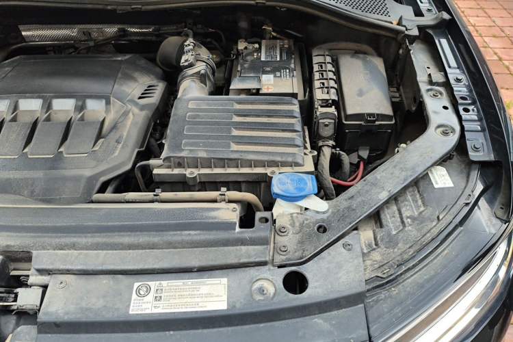 Used Volkswagen Tiguan L 2023 330TSI Automatic Two-Wheel Drive R-Line Enjoyment Edition Engine Bay Left