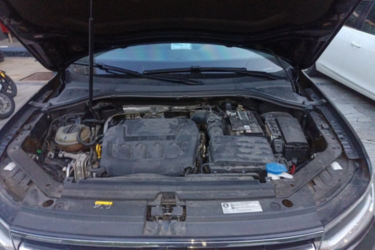 Used Volkswagen Tiguan L 2023 330TSI Automatic Two-Wheel Drive R-Line Enjoyment Edition Engine Bay