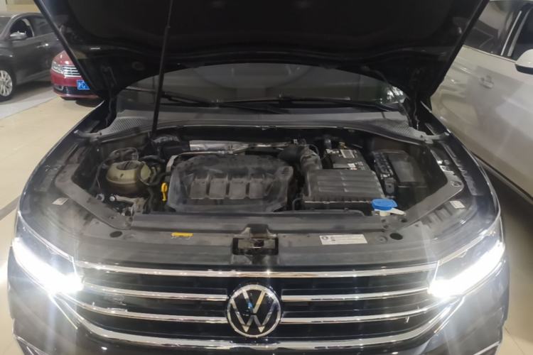 Used Volkswagen Tiguan L 2023 330TSI Automatic Two-Wheel Drive R-Line Enjoyment Edition Engine Bay