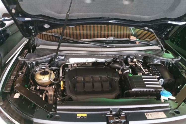 Used Volkswagen Tiguan L 2023 330TSI Automatic Two-Wheel Drive R-Line Enjoyment Edition Engine Bay