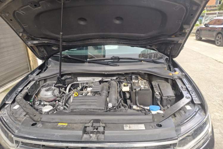 Used Volkswagen Tiguan L 2023 280TSI Automatic Two-Wheel Drive Trendy Innovation Limited Edition Engine Bay