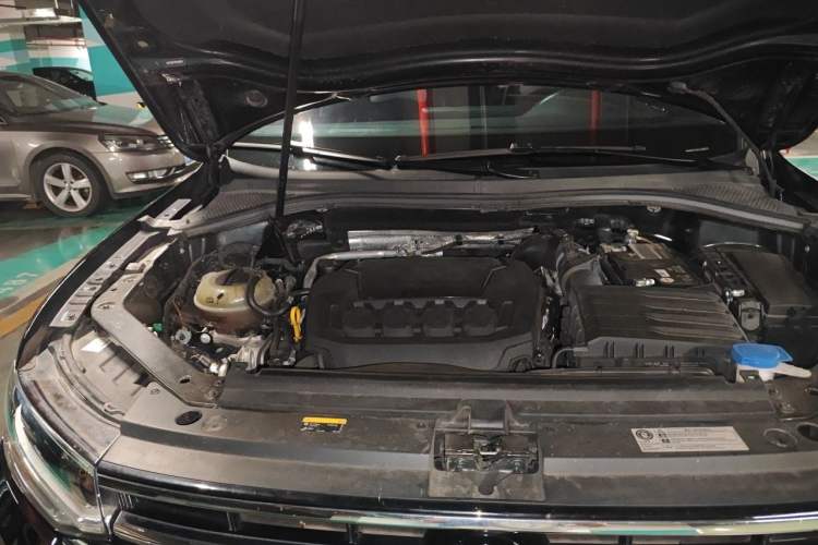Used Volkswagen Tiguan L 2023 Revised Version 330TSI Automatic Two-Wheel Drive Smart Enjoyment Edition Engine Bay Right