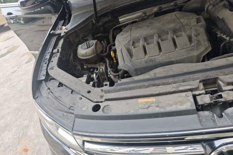 Used Volkswagen Tiguan L 2023 330TSI Automatic Two-Wheel Drive R-Line Flagship Edition Engine Bay Right