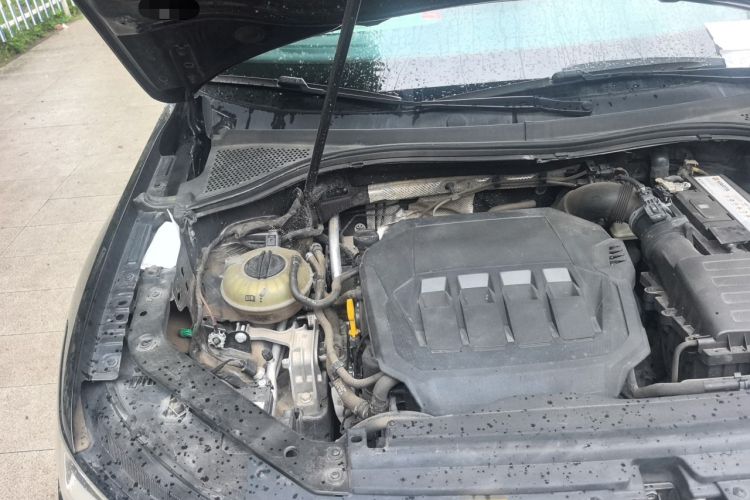 Used Volkswagen Tiguan L 2023 330TSI Automatic Two-Wheel Drive R-Line Flagship Edition Engine Bay Right