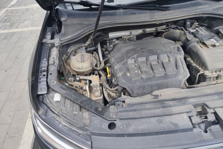 Used Volkswagen Tiguan L 2023 330TSI Automatic Two-Wheel Drive R-Line Enjoyment Edition Engine Bay Right
