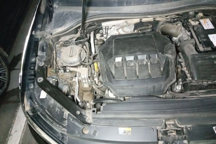 Used Volkswagen Tiguan L 2023 330TSI Automatic Two-Wheel Drive R-Line Enjoyment Edition Engine Bay Right