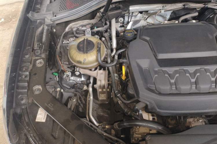 Used Volkswagen Tiguan L 2023 Revised Version 330TSI Automatic Two-Wheel Drive Smart Enjoyment Edition Engine Bay Right
