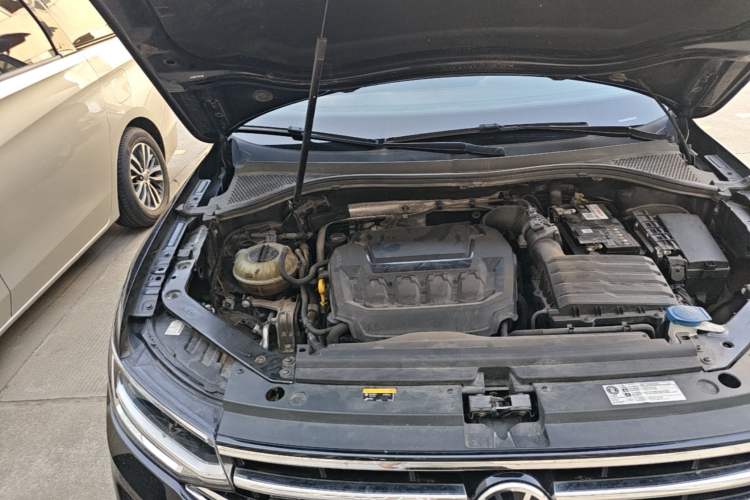 Used Volkswagen Tiguan L 2023 Restyled 330TSI Automatic Two-Wheel Drive R-Line Enhanced Comfort Version Engine Bay Right