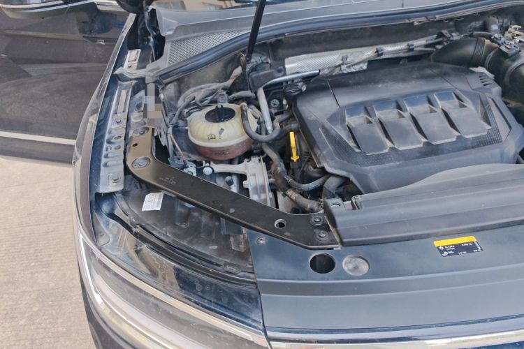 Used Volkswagen Tiguan L 2023 330TSI Automatic Two-Wheel Drive R-Line Enjoyment Edition Engine Bay Right