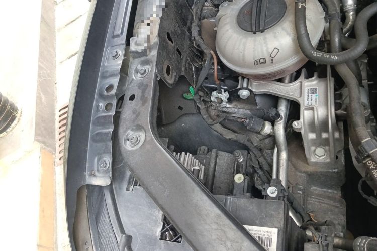 Used Volkswagen Tiguan L 2023 330TSI Automatic Two-Wheel Drive R-Line Flagship Edition Engine Bay Right