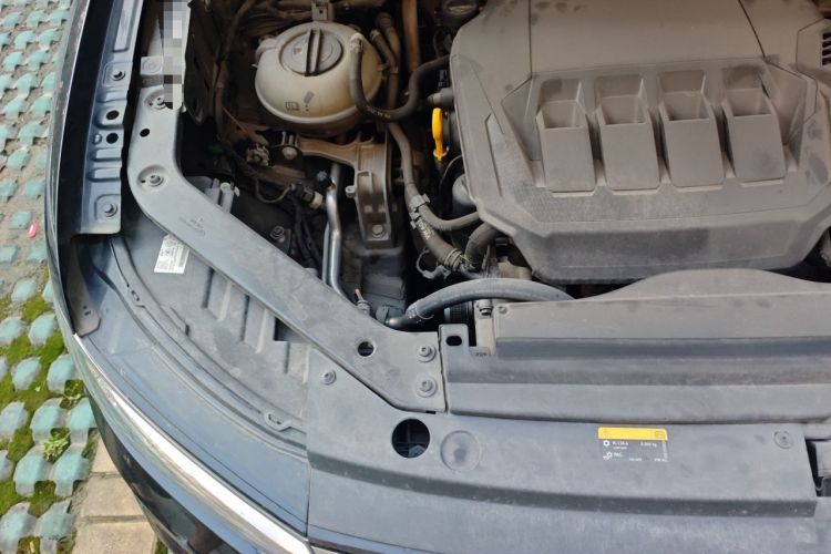 Used Volkswagen Tiguan L 2023 330TSI Automatic Two-Wheel Drive R-Line Enjoyment Edition Engine Bay Right
