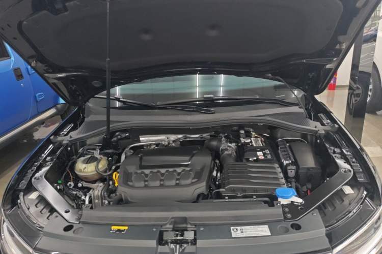 Used Volkswagen Tiguan L 2023 Revised Version 330TSI Automatic Two-Wheel Drive Smart Enjoyment Edition Engine Bay