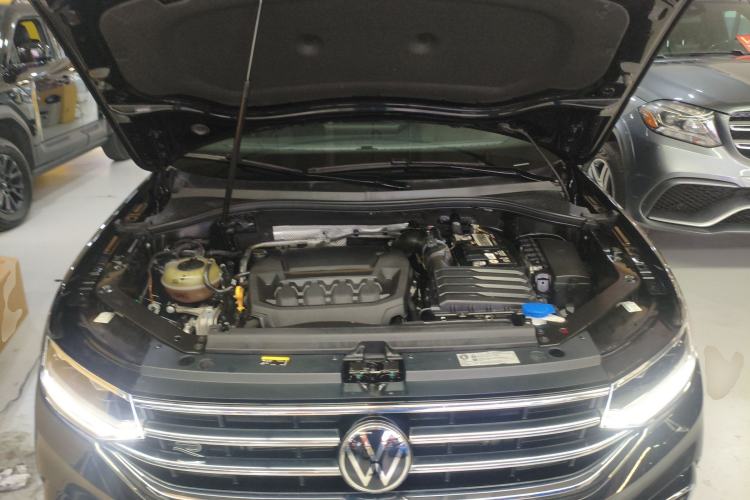 Used Volkswagen Tiguan L 2023 Restyled 330TSI Automatic Two-Wheel Drive R-Line Enhanced Comfort Version Engine Bay