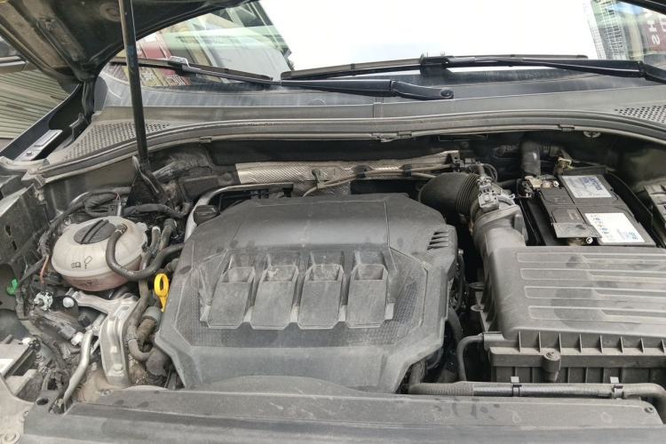 Used Volkswagen Tiguan L 2023 330TSI Automatic Two-Wheel Drive R-Line Flagship Edition Engine Bay