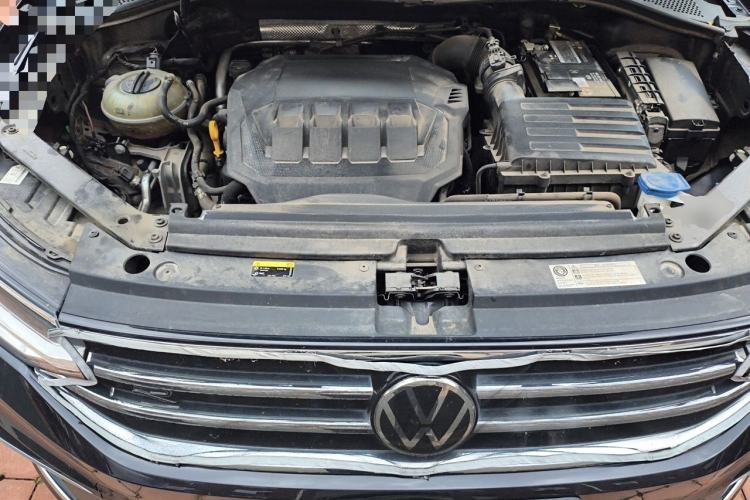 Used Volkswagen Tiguan L 2023 330TSI Automatic Two-Wheel Drive R-Line Enjoyment Edition Engine Bay