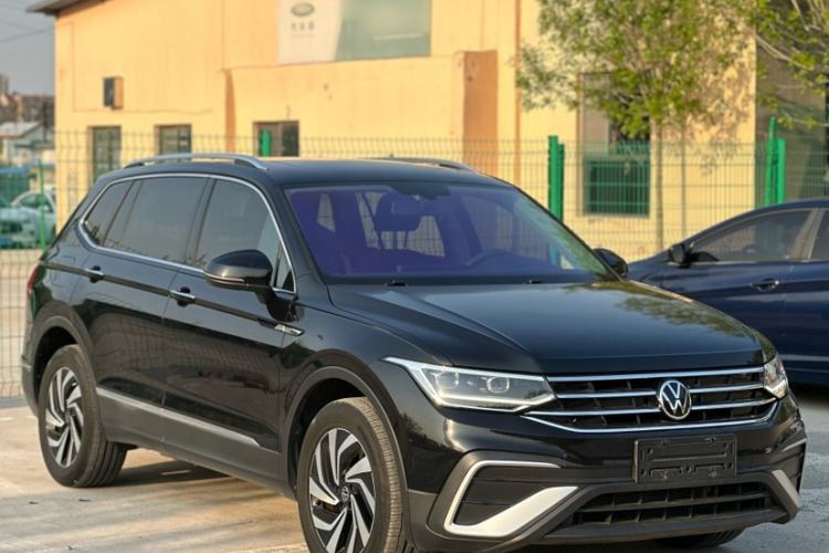 Used Volkswagen Tiguan L 2023 280TSI Automatic Two-Wheel Drive Trendy Innovation Limited Edition Exterior 2
