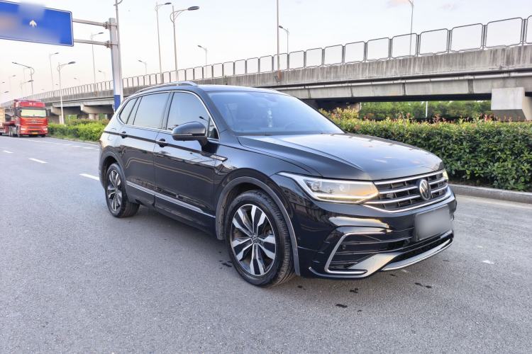 Used Volkswagen Tiguan L 2023 330TSI Automatic Two-Wheel Drive R-Line Enjoyment Edition Exterior 2