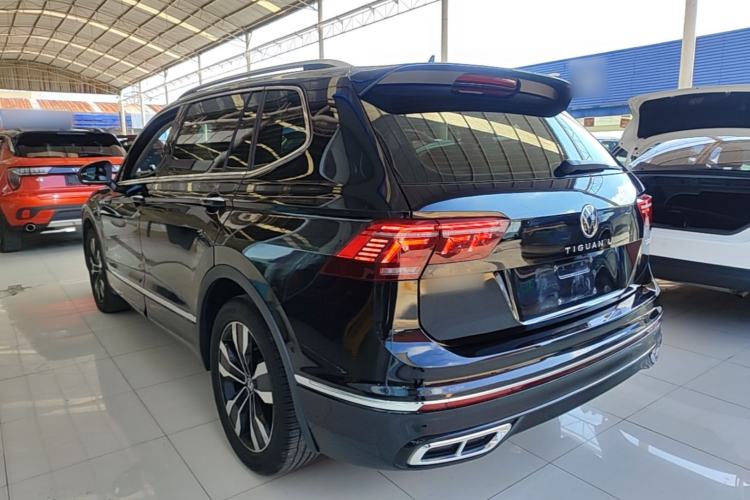 Used Volkswagen Tiguan L 2023 330TSI Automatic Two-Wheel Drive R-Line Enjoyment Edition Exterior 2