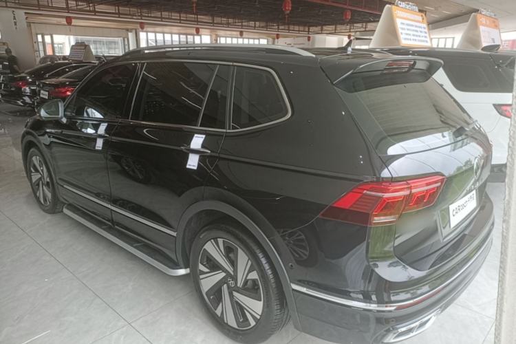 Used Volkswagen Tiguan L 2023 Restyled 330TSI Automatic Two-Wheel Drive R-Line Enhanced Comfort Version Exterior 2