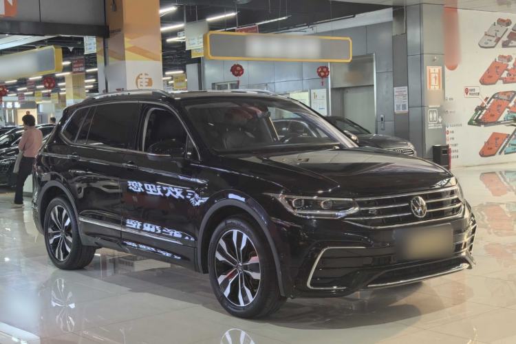 Used Volkswagen Tiguan L 2023 330TSI Automatic Two-Wheel Drive R-Line Enjoyment Edition Exterior 2