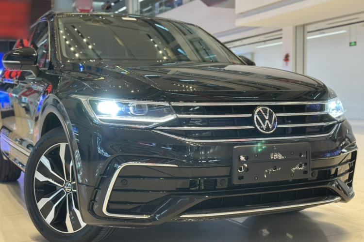 Used Volkswagen Tiguan L 2023 Restyled 330TSI Automatic Two-Wheel Drive R-Line Enhanced Comfort Version Exterior 3